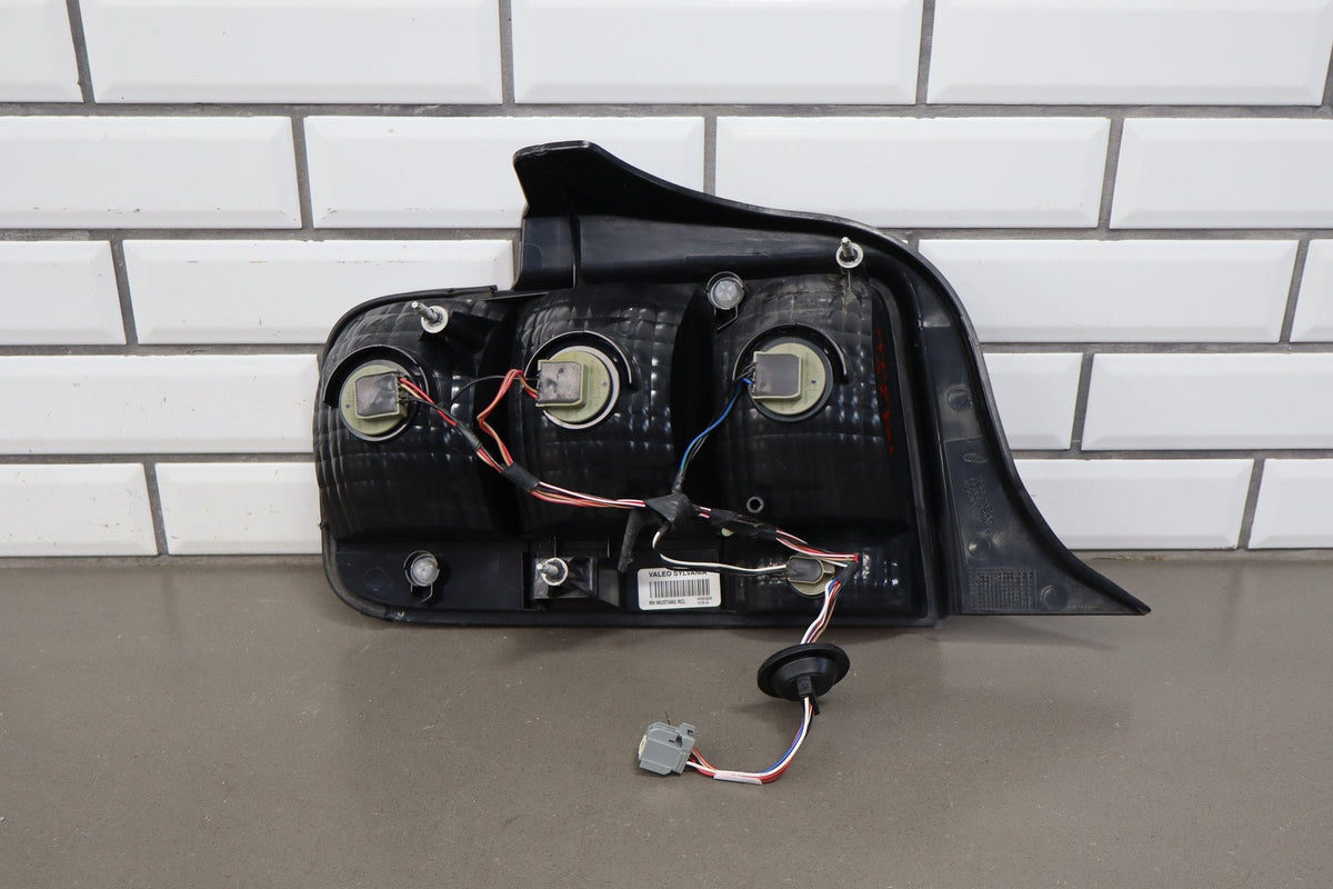 05-09 Ford Mustang S197 Left Right Halogen Tail Light Pair