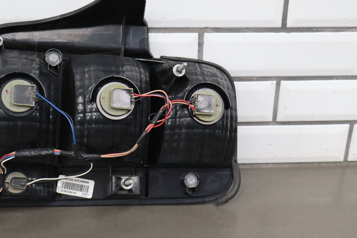 05-09 Ford Mustang S197 Left Right Halogen Tail Light Pair