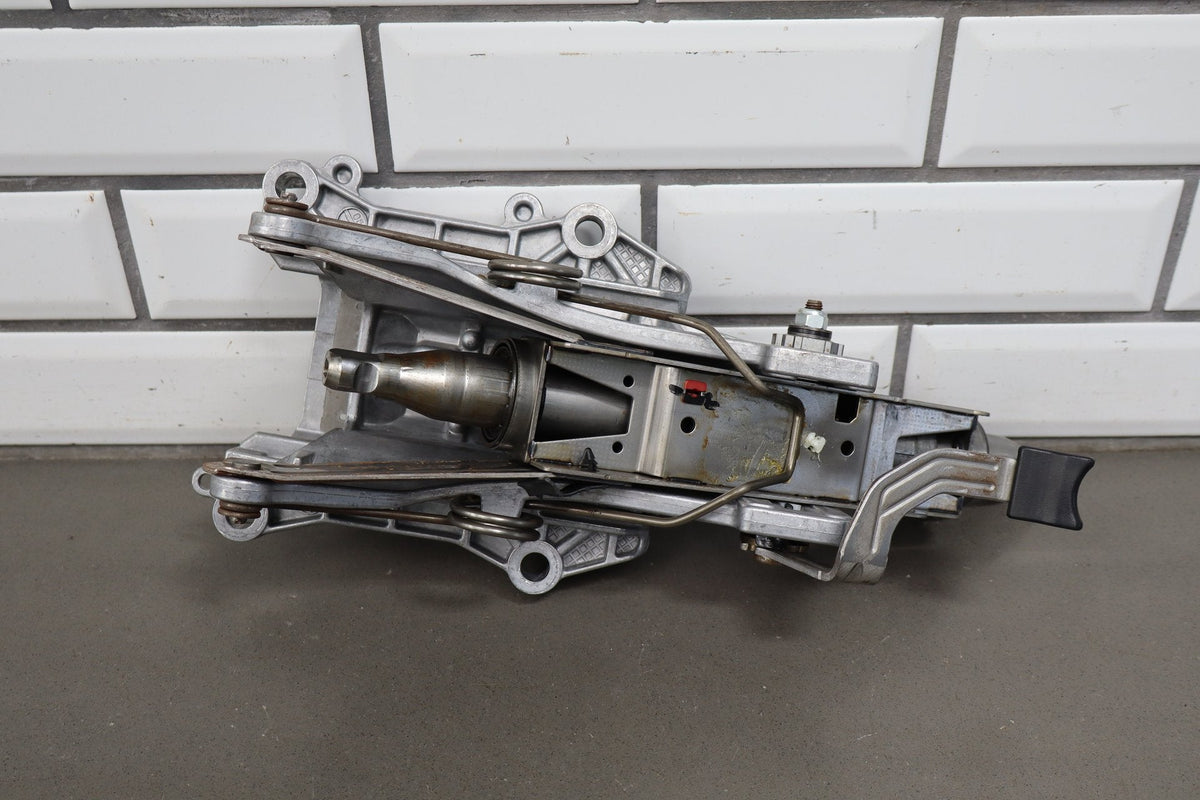 05-09 Ford Mustang S197 Tilt Steering Column For Automatic Transmission (Bare)