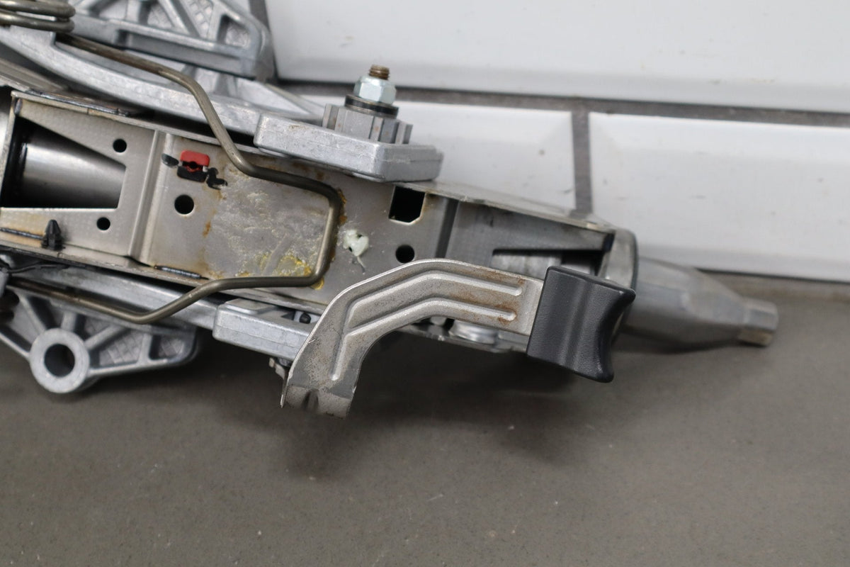 05-09 Ford Mustang S197 Tilt Steering Column For Automatic Transmission (Bare)