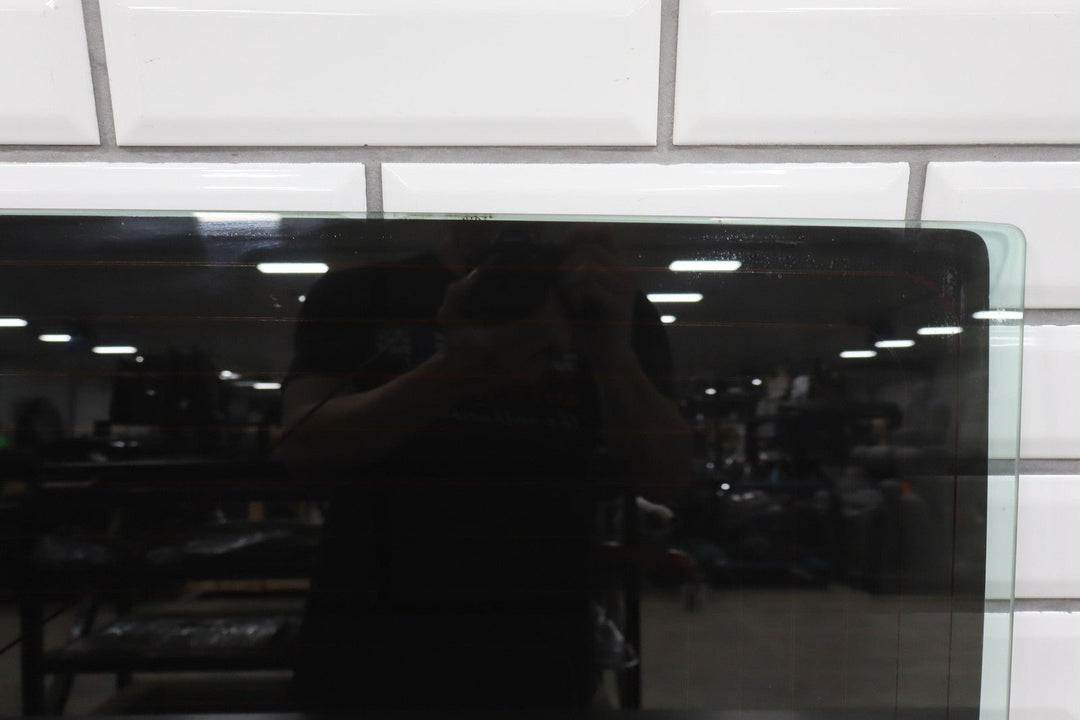 05 - 09 Hummer H2 SUT Pickup Heated Center Midgate Back Window Glass (Self Tint)