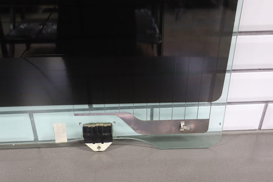 05 - 09 Hummer H2 SUT Pickup Heated Center Midgate Back Window Glass (Self Tint)