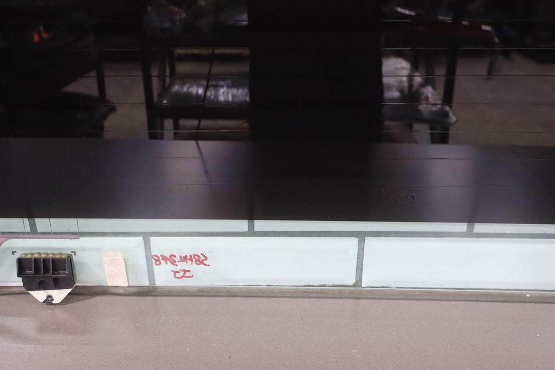 05 - 09 Hummer H2 SUT Pickup Heated Center Midgate Back Window Glass (Self Tint)