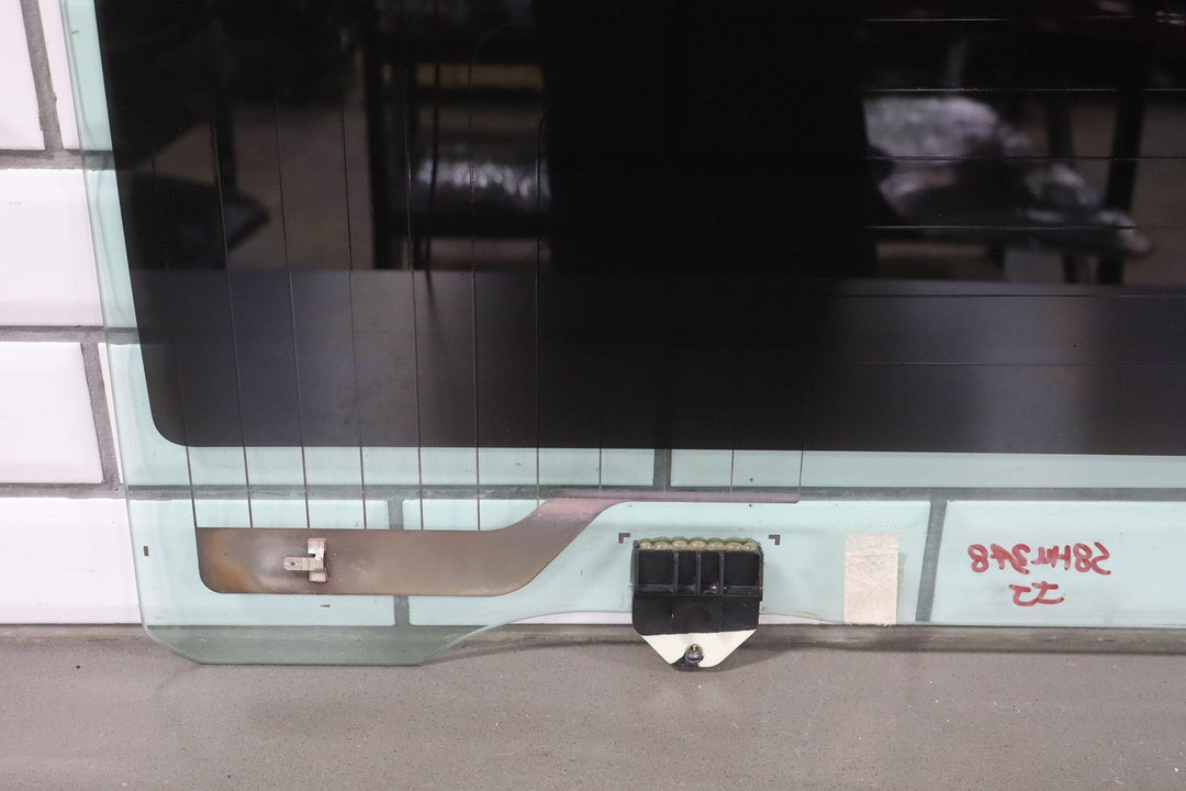 05 - 09 Hummer H2 SUT Pickup Heated Center Midgate Back Window Glass (Self Tint)