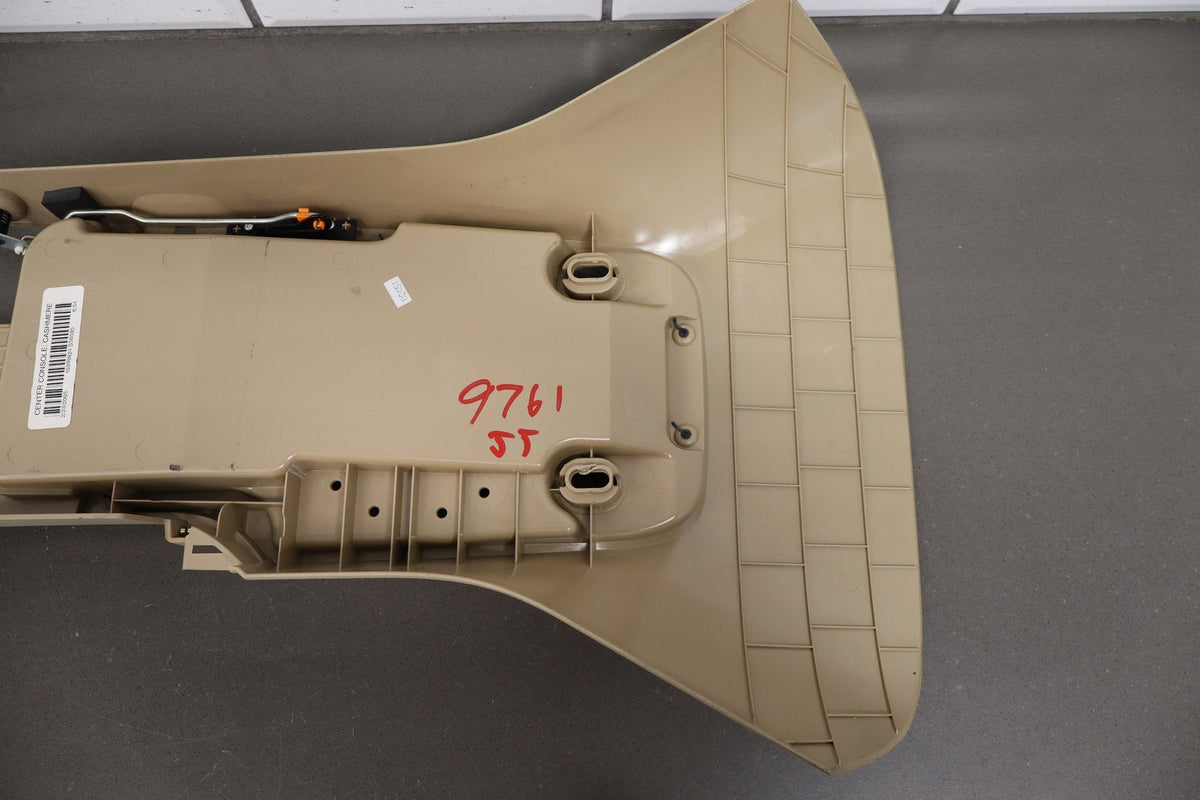 05-10 Chevrolet Corvette C6 Front Console Cashmere 31