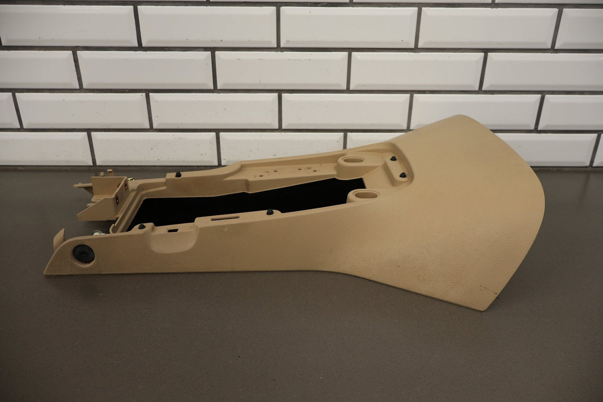 05-10 Chevrolet Corvette C6 Front Console Cashmere 31