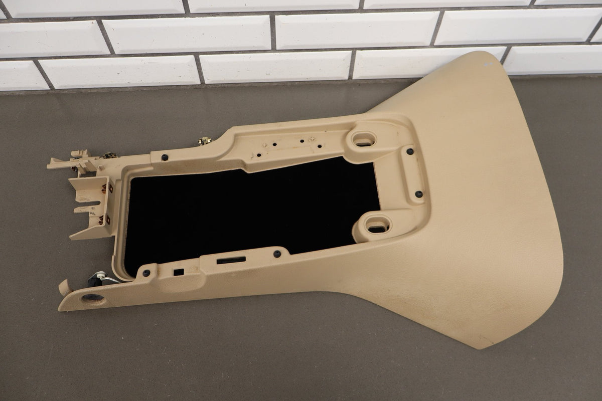 05-10 Chevrolet Corvette C6 Front Console Cashmere 31