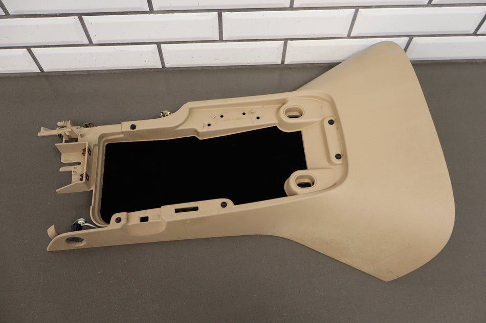 05-10 Chevrolet Corvette C6 Front Console Cashmere 31