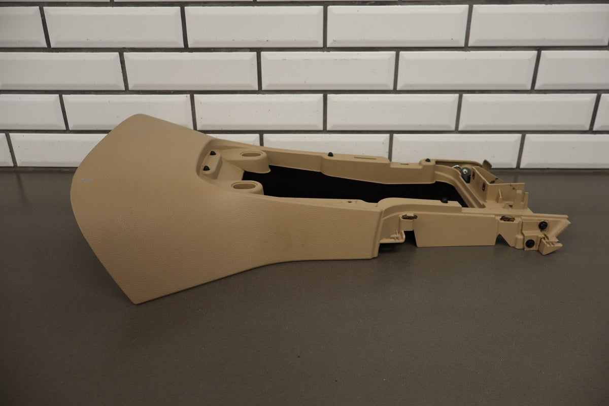 05-10 Chevrolet Corvette C6 Front Console Cashmere 31
