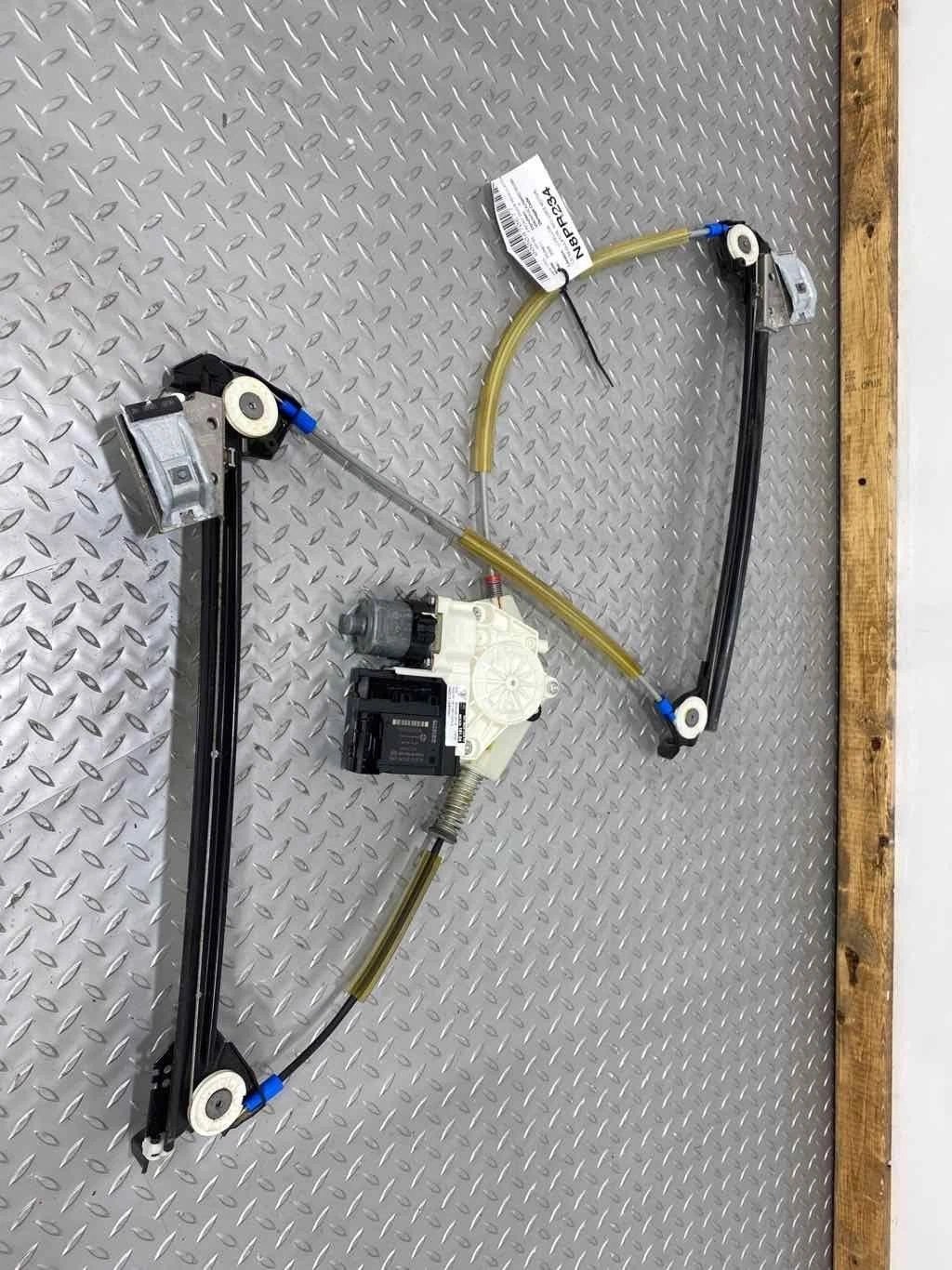 05 - 12 Porsche 911 997 987 Convertible Left LH Door Window Regulator W/Motor