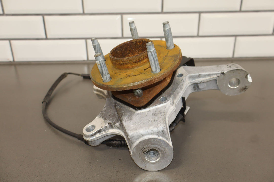 05 - 13 C6 Corvette 04 - 09 Cadillac XLR Right Passenger Front Spindle & Hub