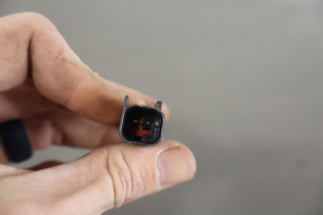 05 - 13 C6 Corvette 04 - 09 Cadillac XLR Right Passenger Front Spindle & Hub