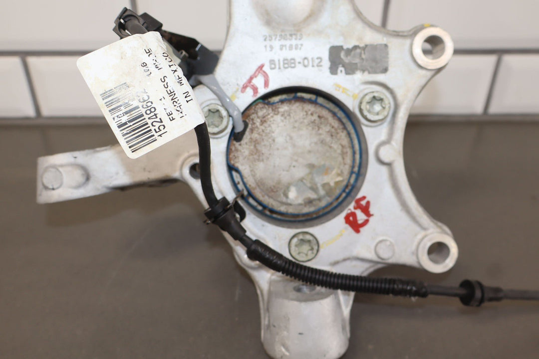 05 - 13 C6 Corvette 04 - 09 Cadillac XLR Right Passenger Front Spindle & Hub