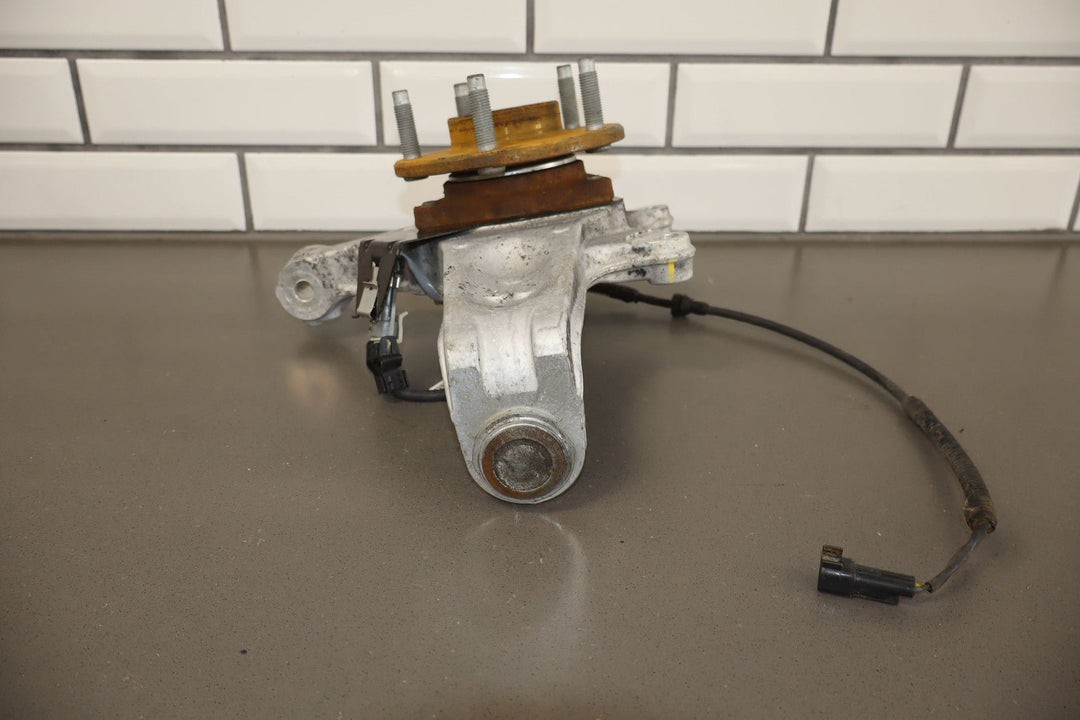 05 - 13 C6 Corvette 04 - 09 Cadillac XLR Right Passenger Front Spindle & Hub