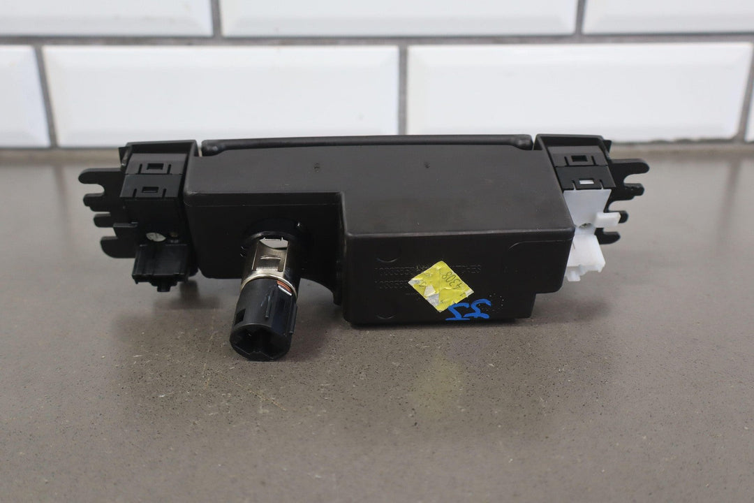 05 - 13 C6 Corvette Dash Mounted Ash Tray W/12V Socket & Seat Heat Buttons