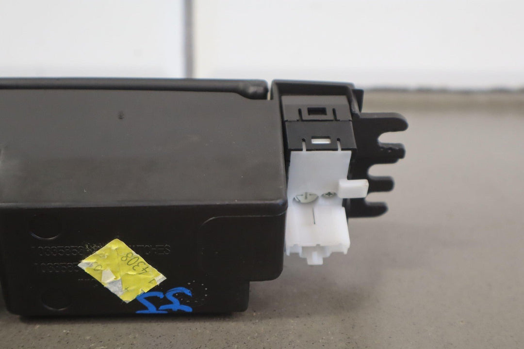 05 - 13 C6 Corvette Dash Mounted Ash Tray W/12V Socket & Seat Heat Buttons