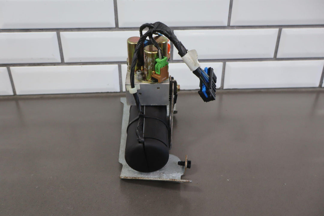 05 - 13 C6 Corvette OEM Convertible Lift Motor *Tested*