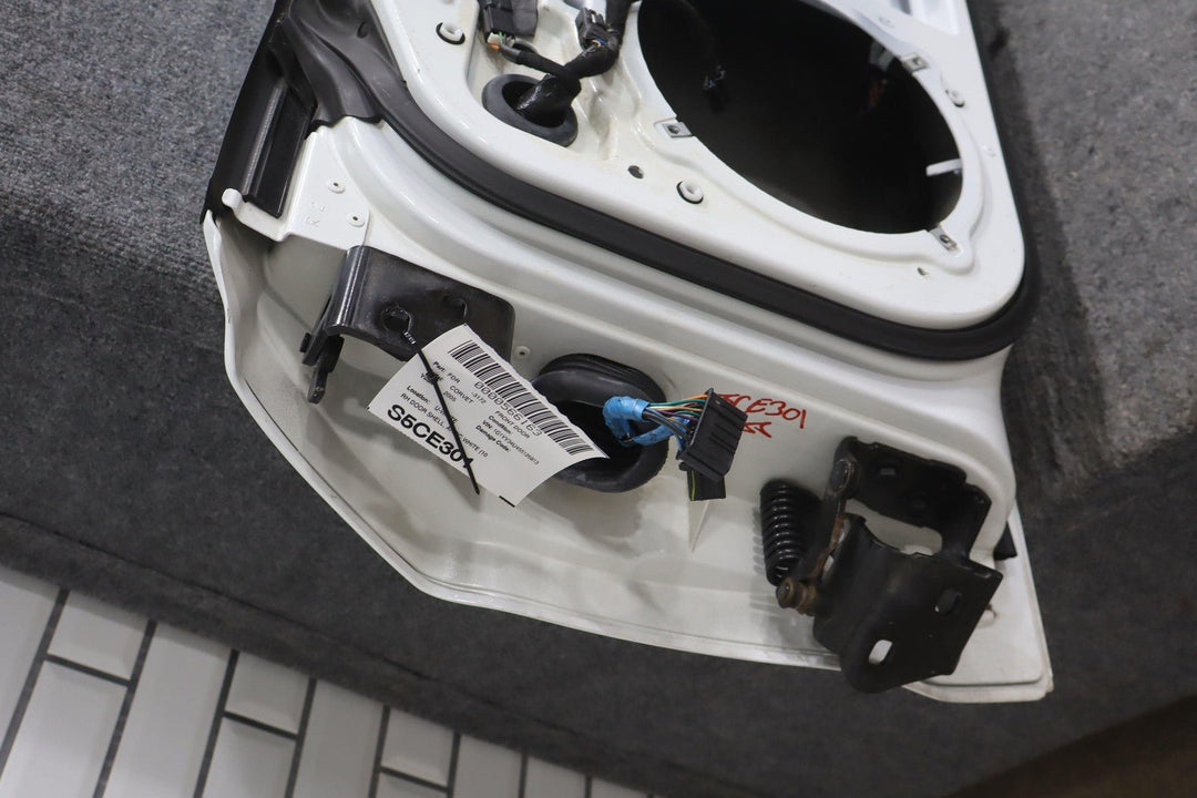 05 - 13 C6 Corvette Right Passenger Door Shell *Arctic White 10U*
