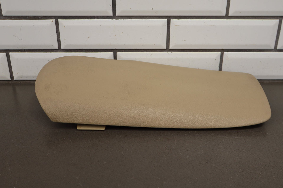 05-13 Chevrolet Corvette C6 Console Lid Cashmere