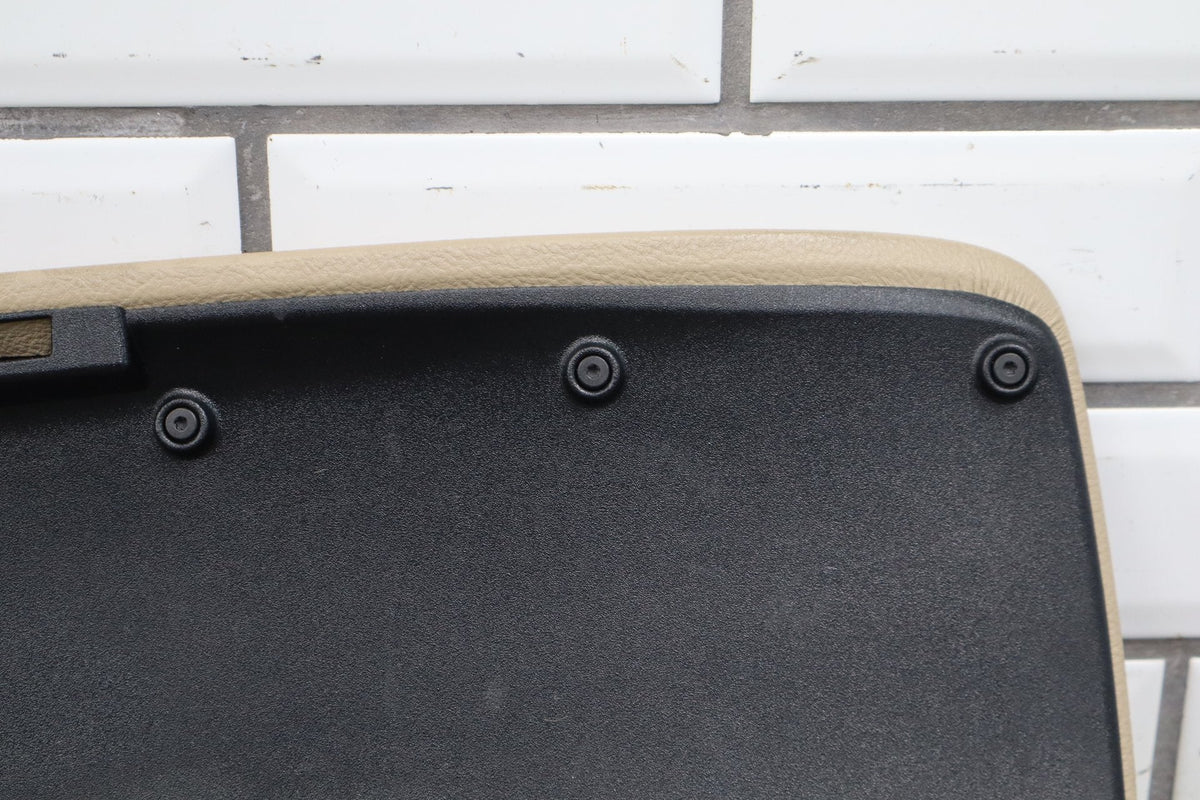 05-13 Chevrolet Corvette C6 Console Lid Cashmere