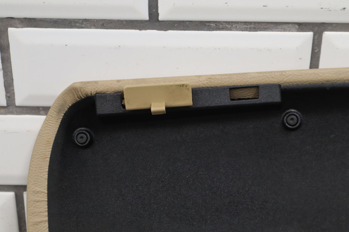 05-13 Chevrolet Corvette C6 Console Lid Cashmere