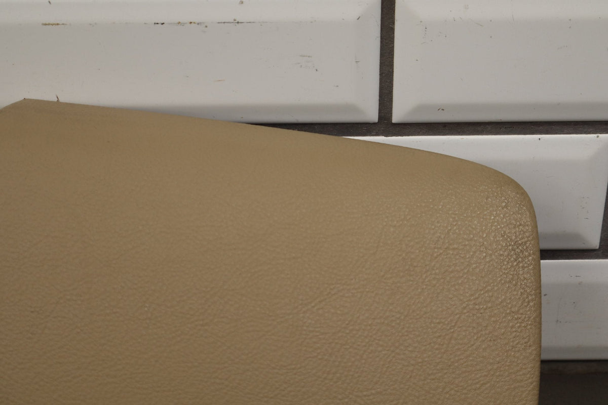05-13 Chevrolet Corvette C6 Console Lid Cashmere