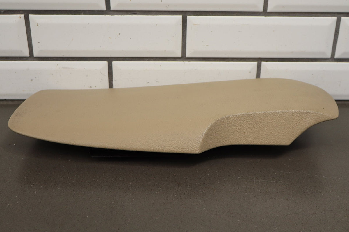 05-13 Chevrolet Corvette C6 Console Lid Cashmere