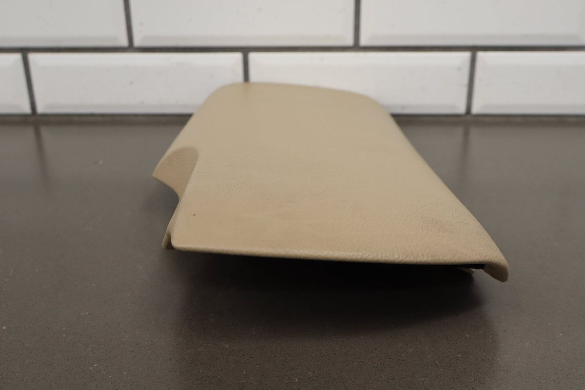 05-13 Chevrolet Corvette C6 Console Lid Cashmere