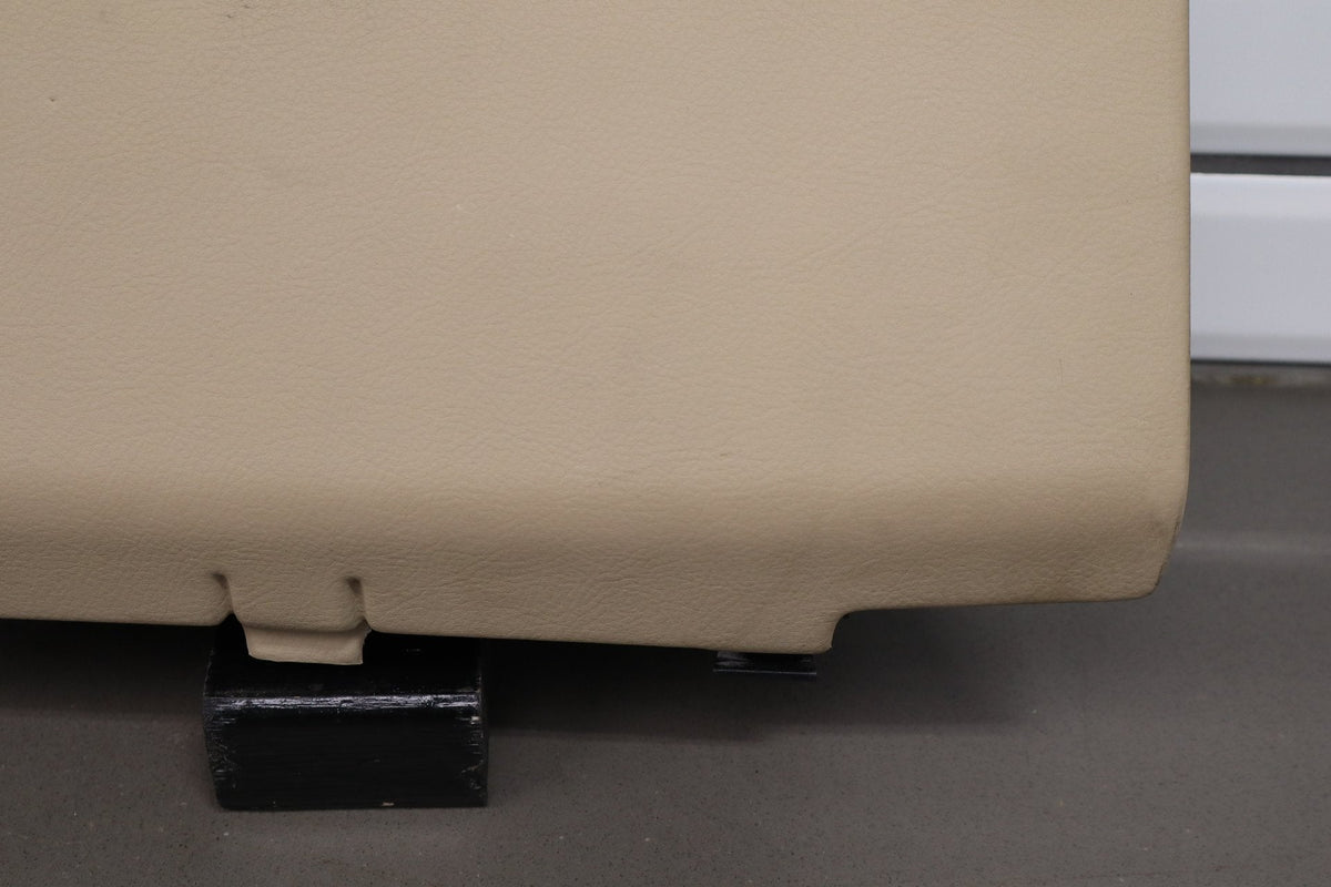 05-13 Chevrolet Corvette C6 Glove Box Cashmere 31