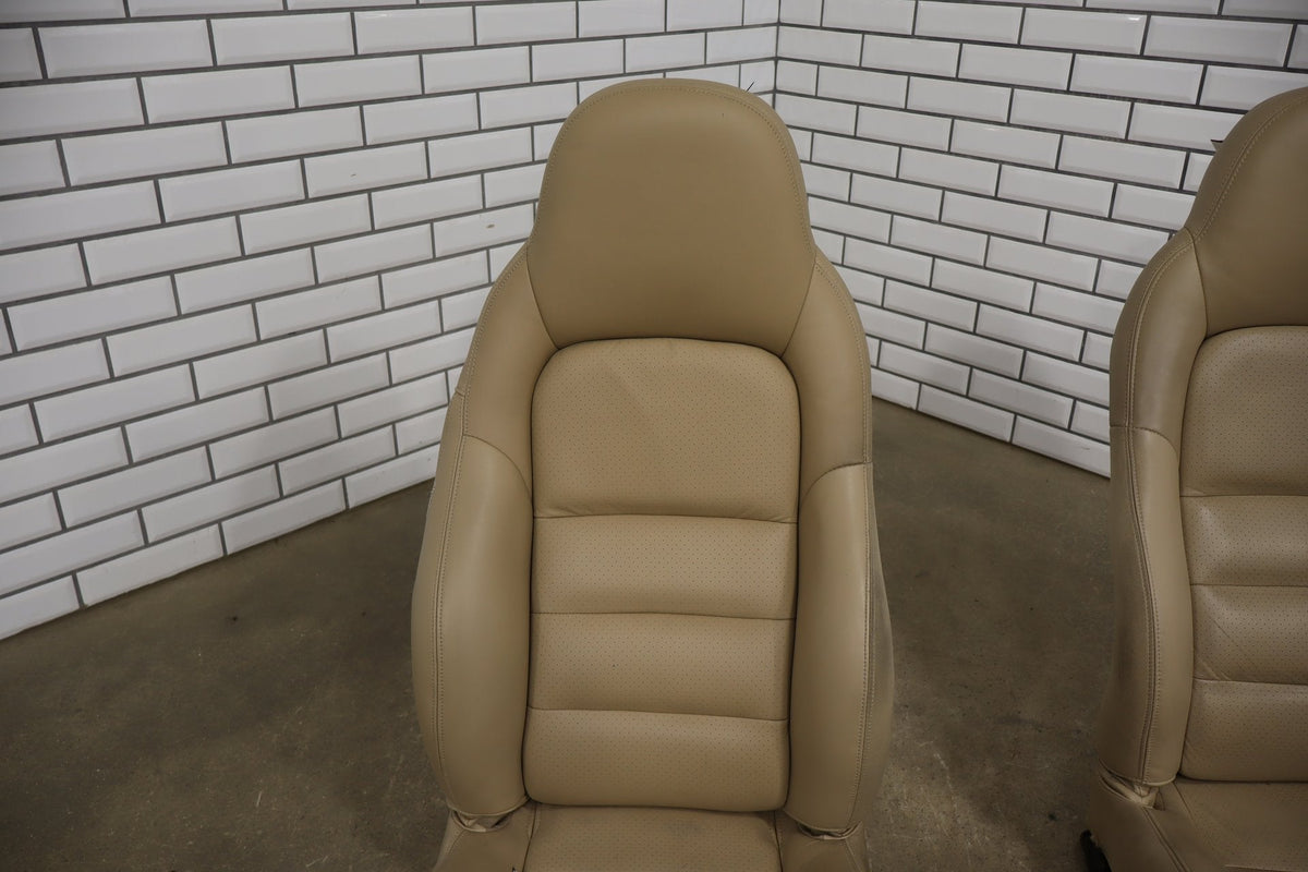 05-13 Chevrolet Corvette C6 Leather Seats Cashmere 31
