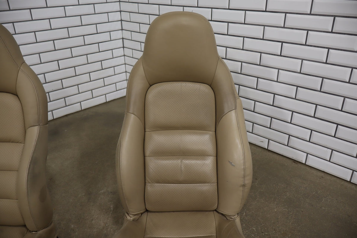 05-13 Chevrolet Corvette C6 Leather Seats Cashmere 31