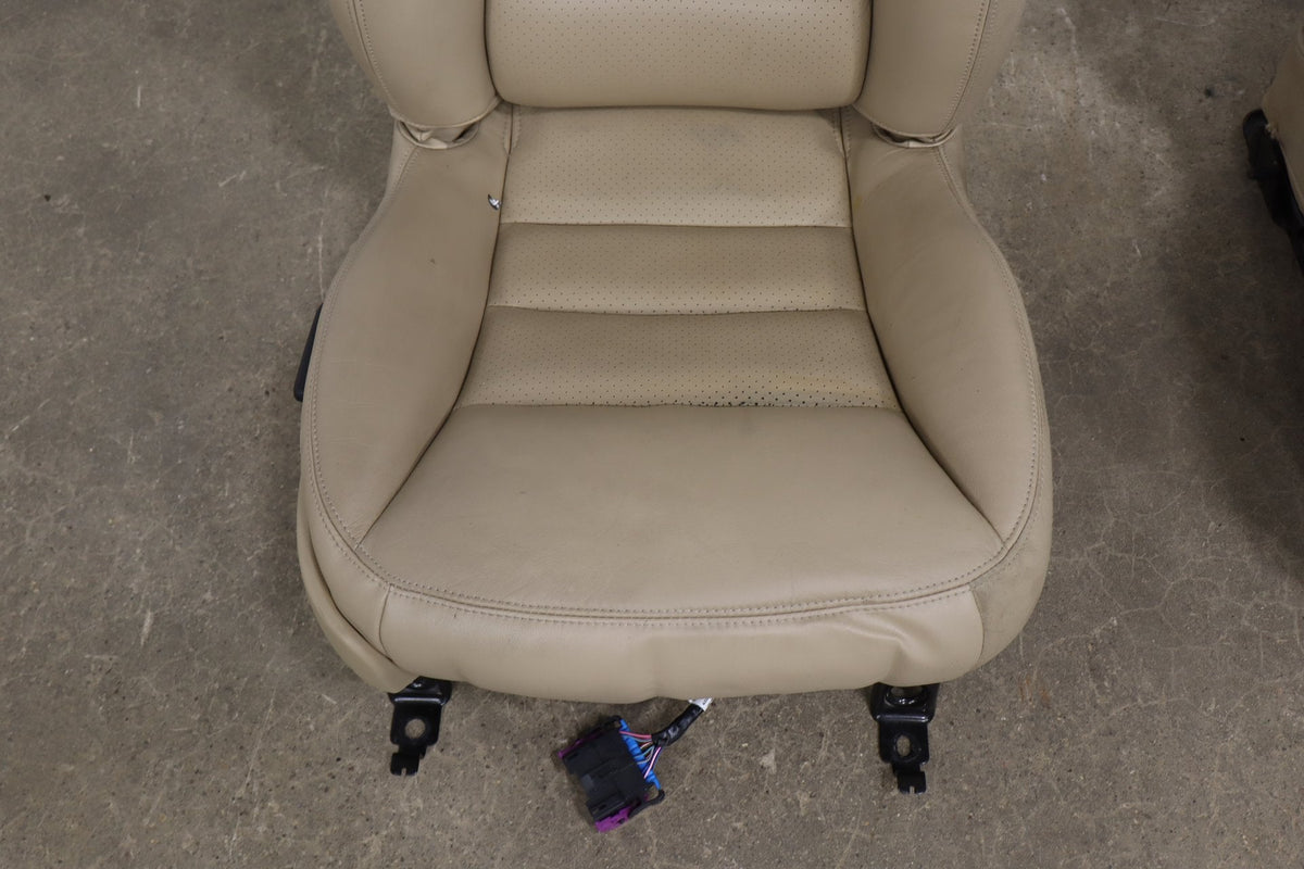 05-13 Chevrolet Corvette C6 Leather Seats Cashmere 31