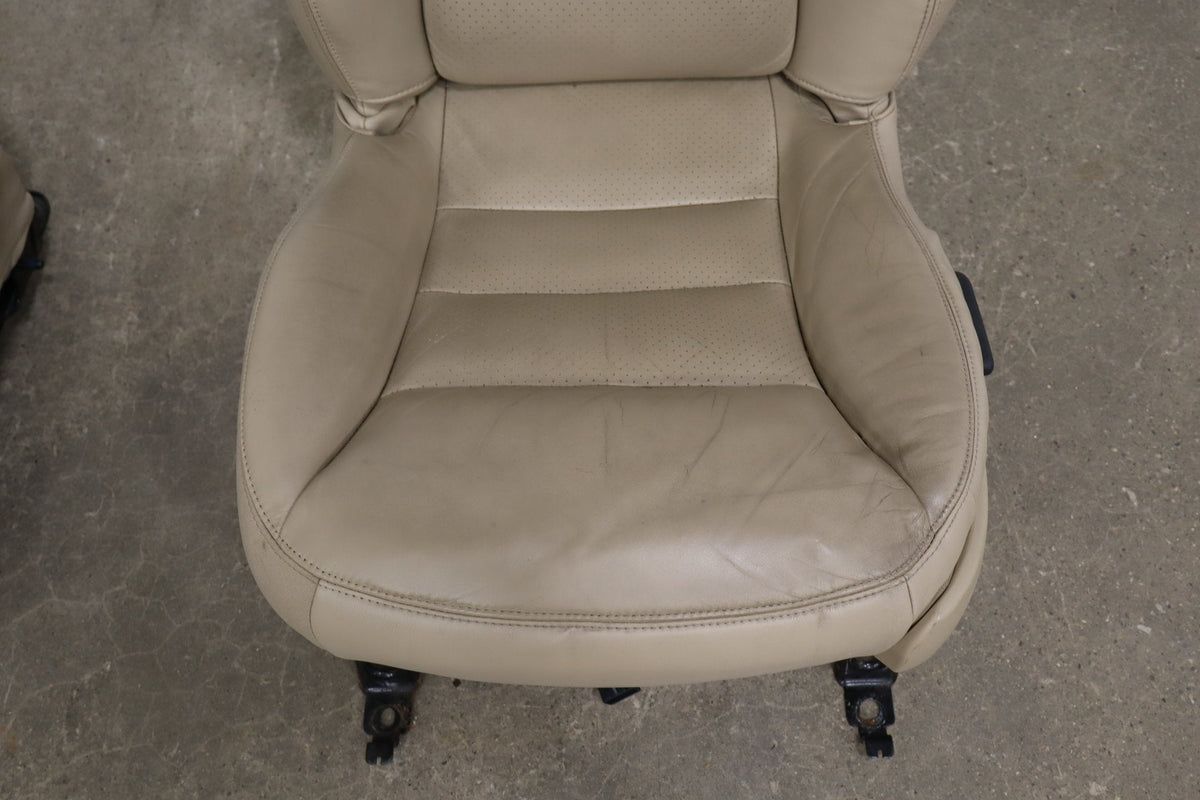 05-13 Chevrolet Corvette C6 Leather Seats Cashmere 31