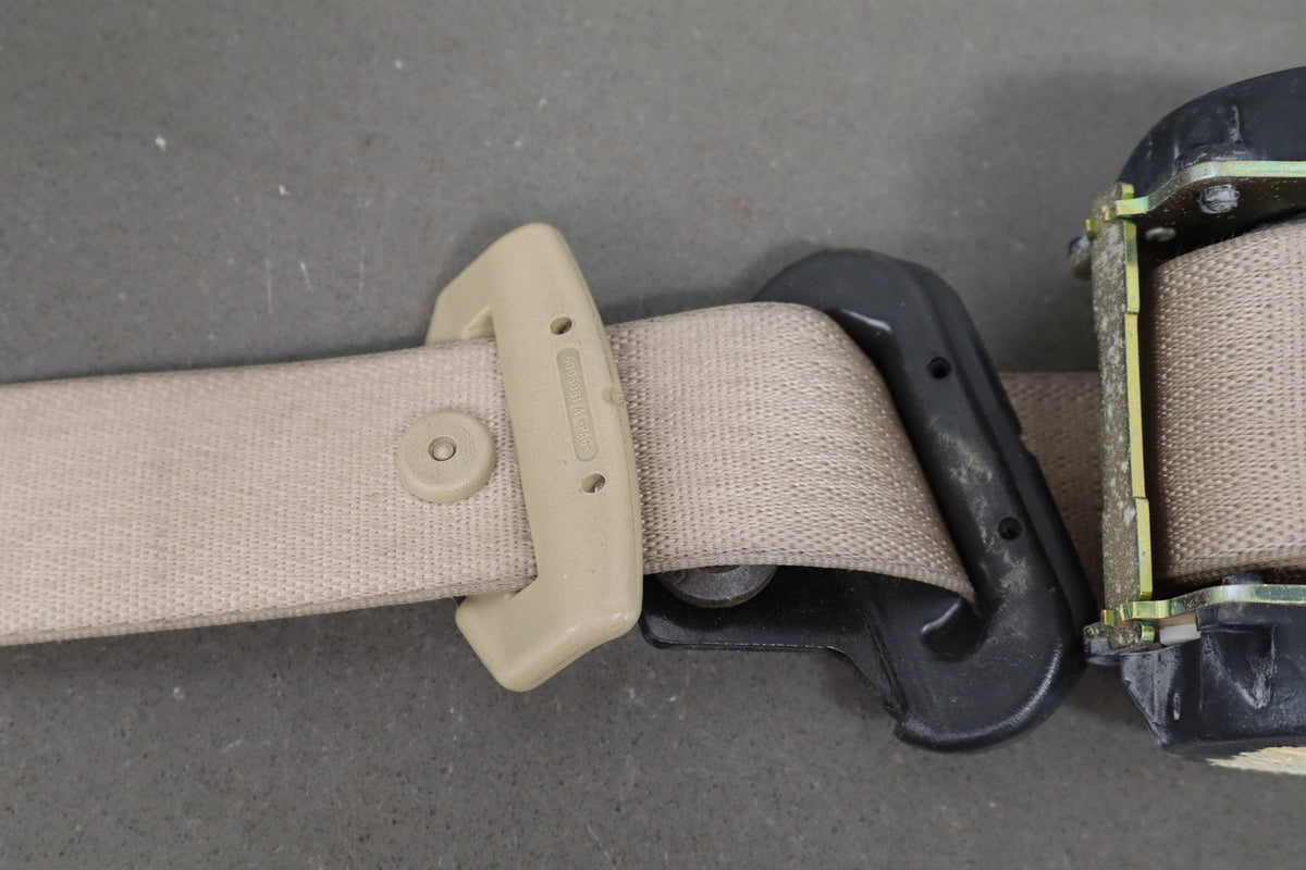 05-13 Chevrolet Corvette C6 LH Seat Belt Cashmere 31