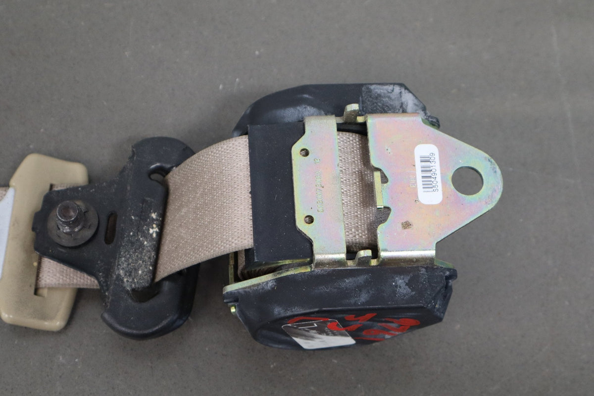 05-13 Chevrolet Corvette C6 LH Seat Belt Cashmere 31