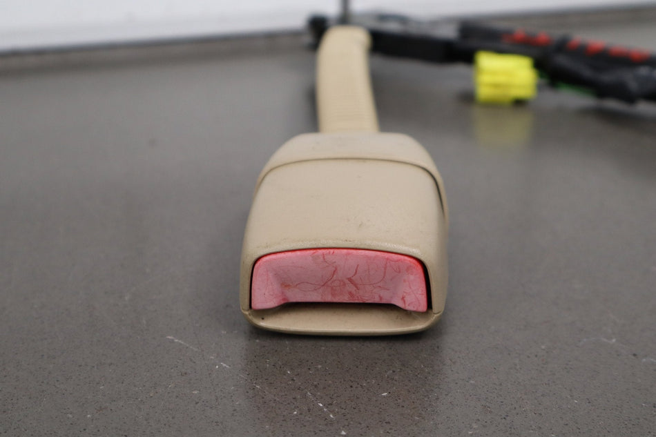 05-13 Chevrolet Corvette C6 RH Seat Belt Buckle