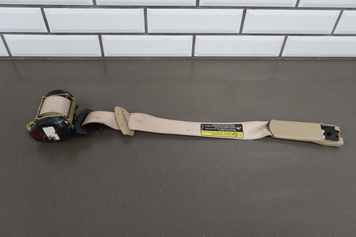 05-13 Chevrolet Corvette C6 RH Seat Belt Cashmere 31