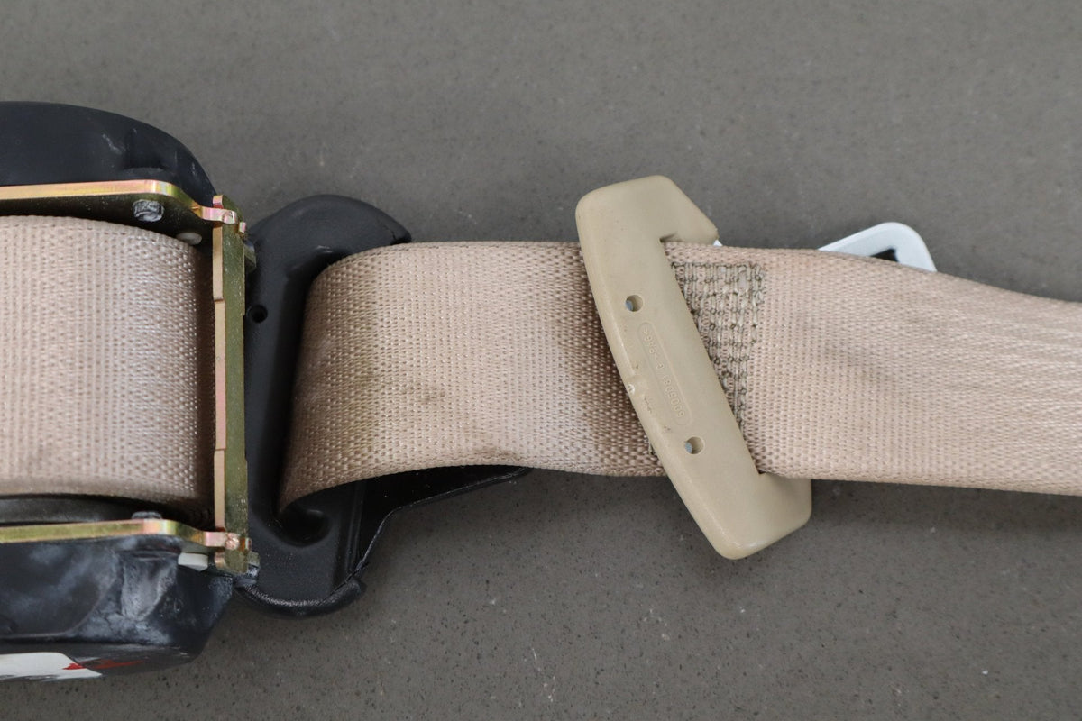 05-13 Chevrolet Corvette C6 RH Seat Belt Cashmere 31