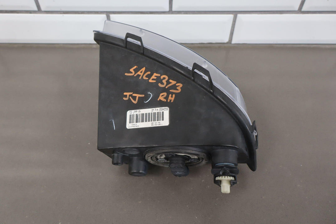 05 - 13 Chevy C6 Corevtte Front Right RH OEM Fog Light Lamp (Bumper Mount)