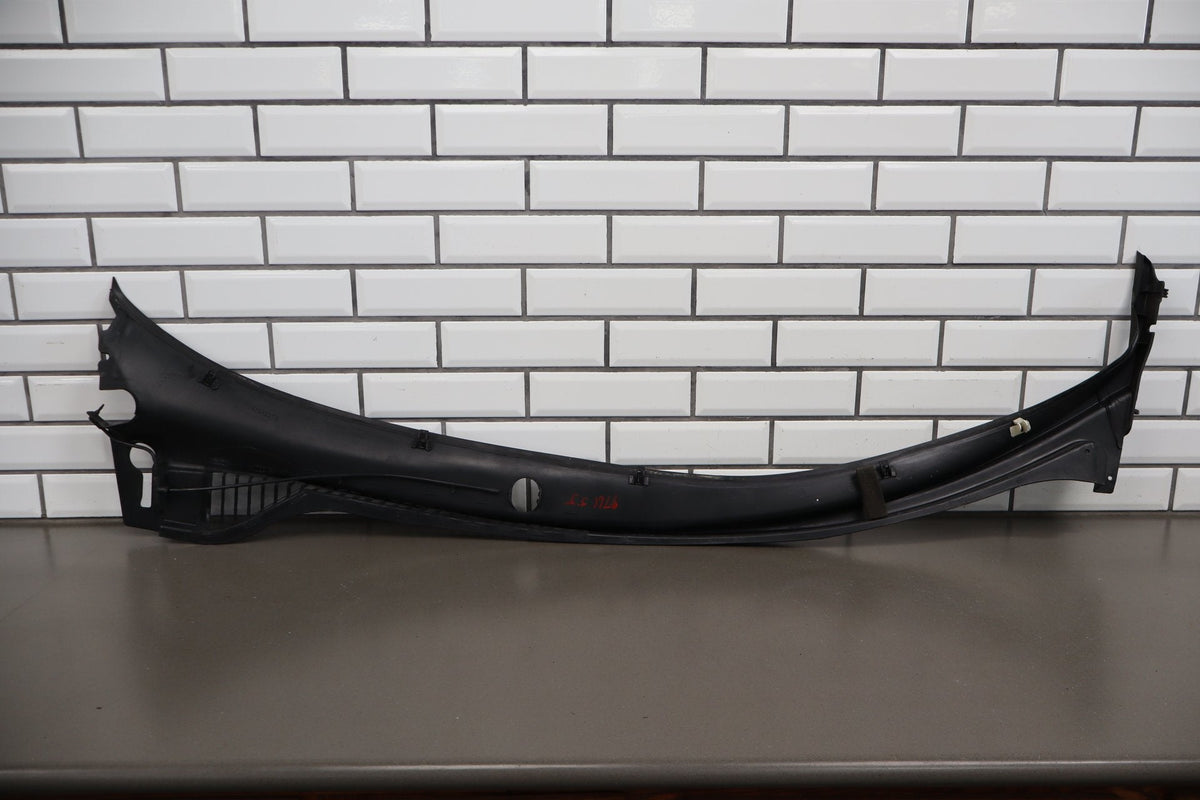 05-13 Chevy Corvette C6 Cowl Vent Panel 25778761