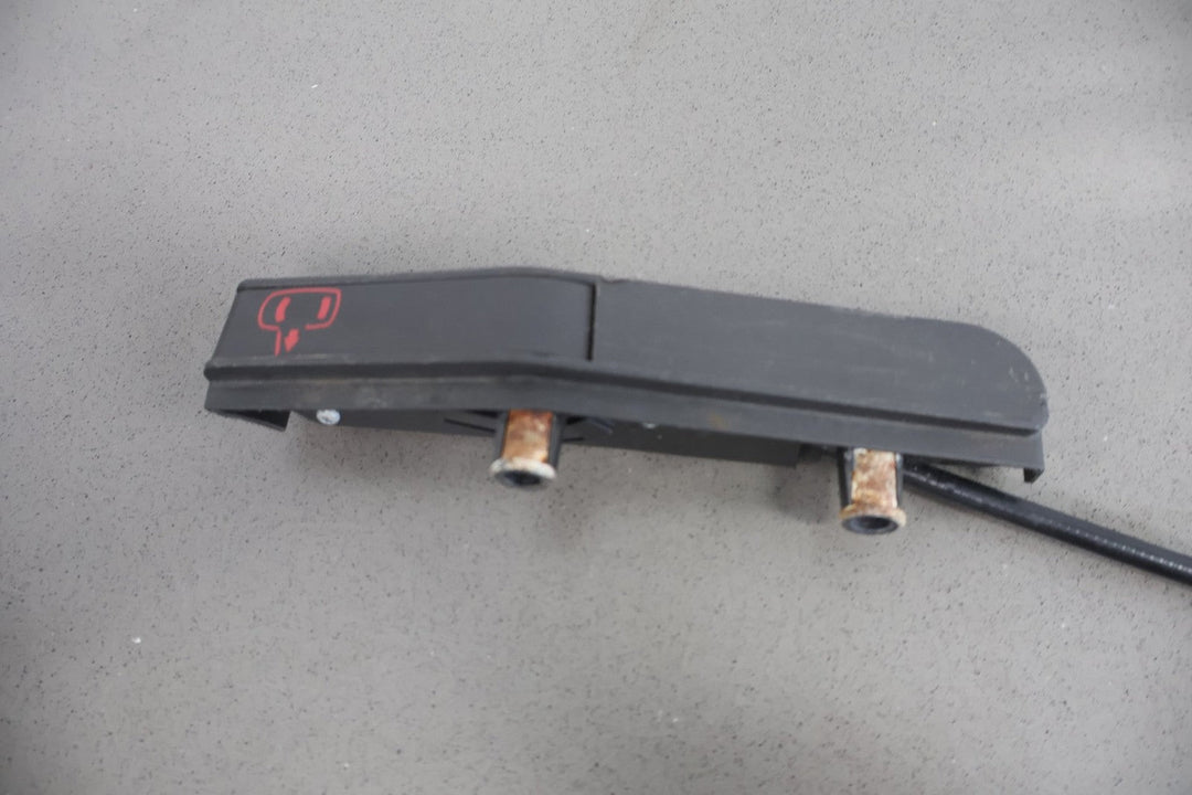 05 - 13 Chevy Corvette C6 Left LH Driver Door Latch W/Cables & Manual Releases