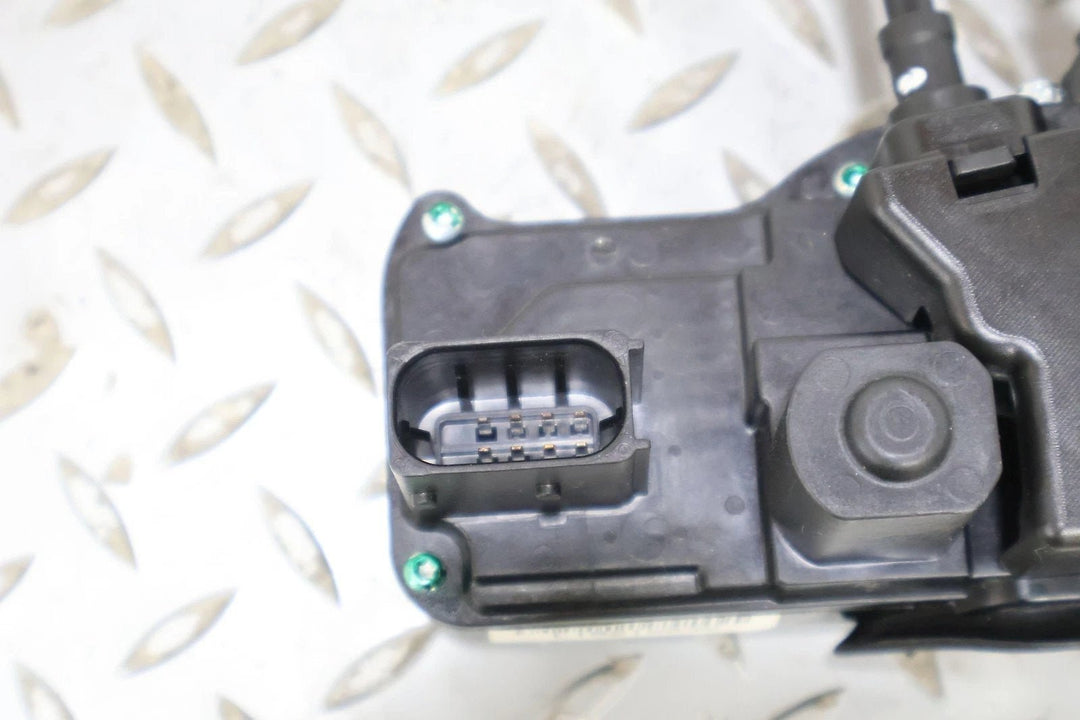 05 - 13 Chevy Corvette C6 Left LH Driver Door Latch W/Cables & Manual Releases