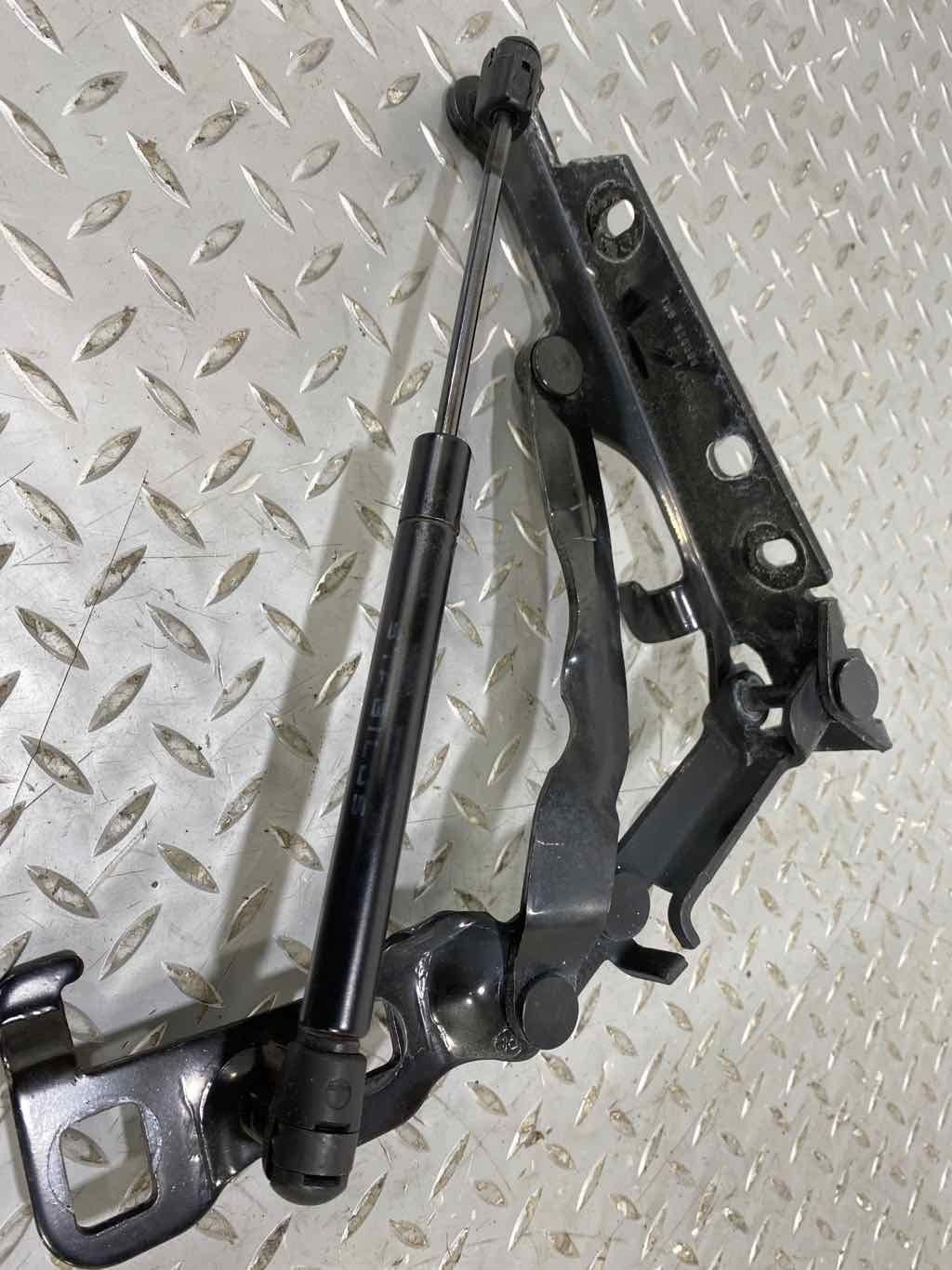 05-13 Chevy Corvette C6 Pair Left&Right Rear Deck Lid Hinges (Black) Convertible