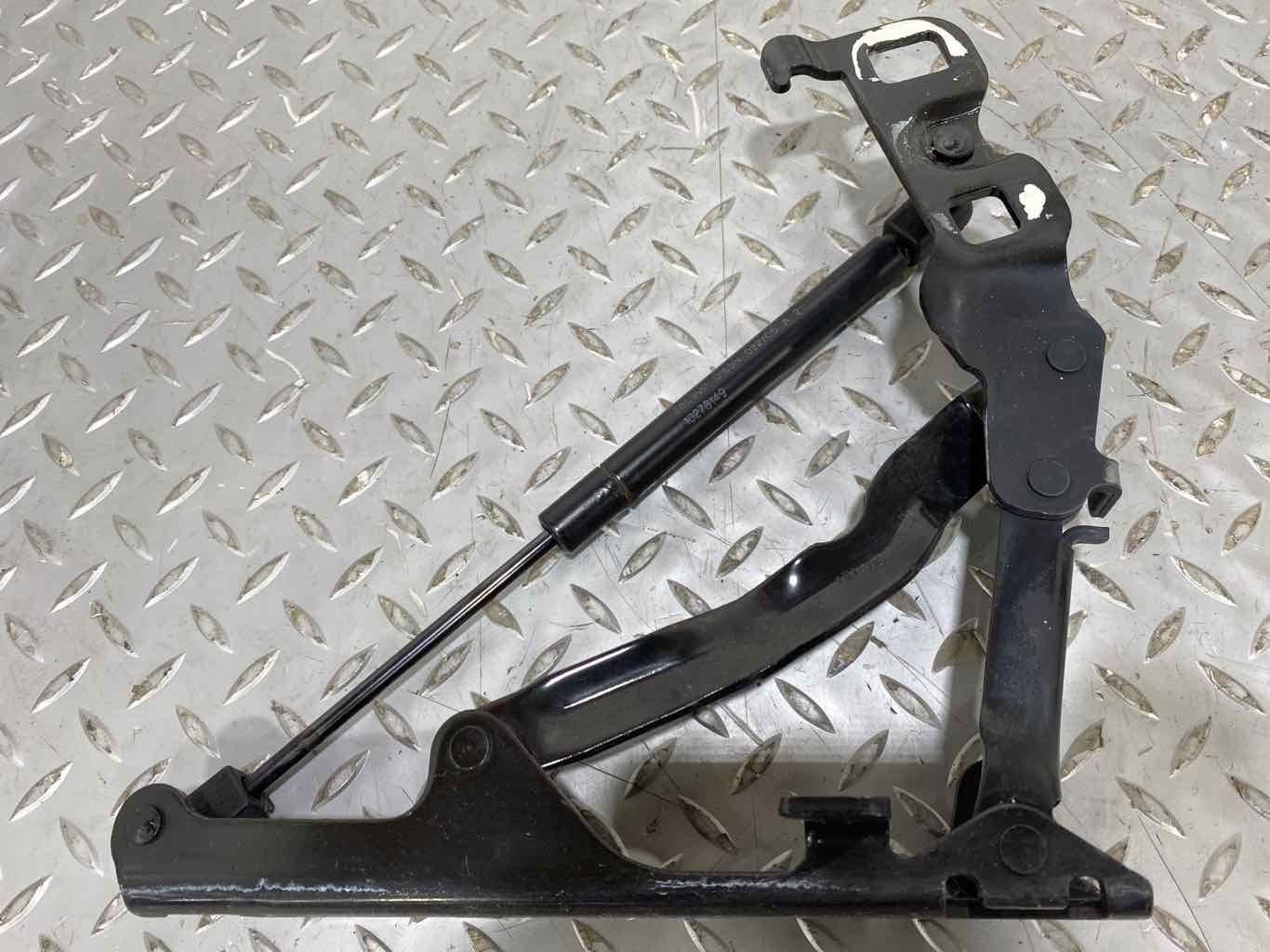 05-13 Chevy Corvette C6 Pair Left&Right Rear Deck Lid Hinges (Black) Convertible
