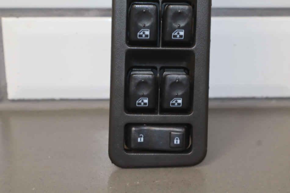 2003 Hummer H2- Front Door Switch