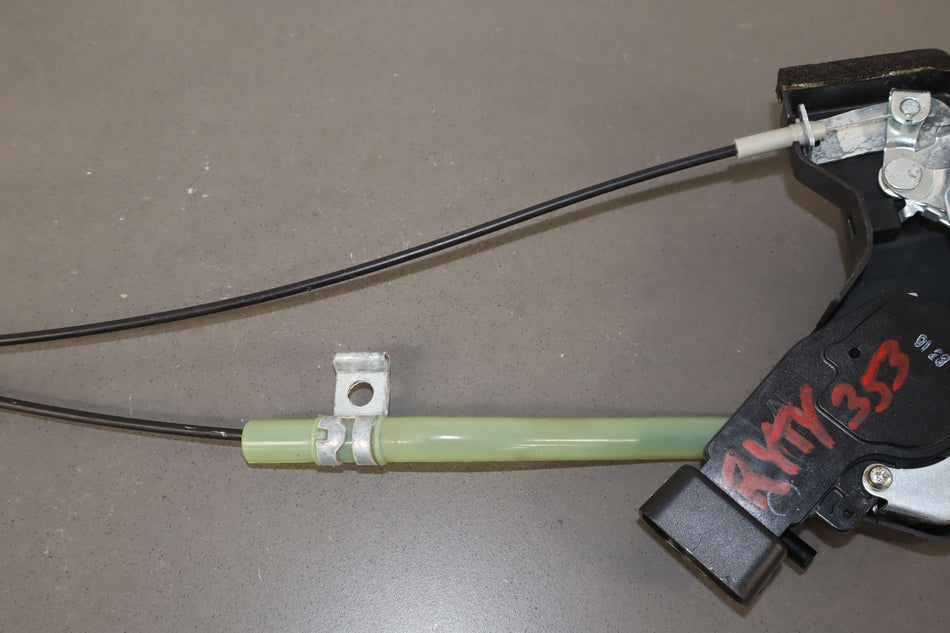 2000 Lexus LX470 J100- Right Rear Door Latch