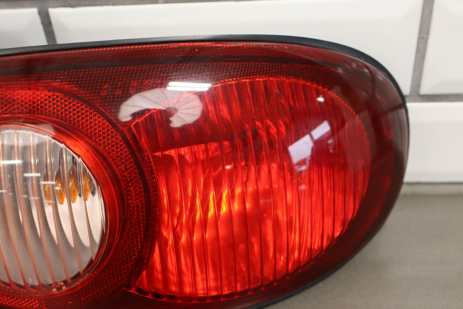 2001 Mazda MX-5 Miata Right Tail Light N06651150
