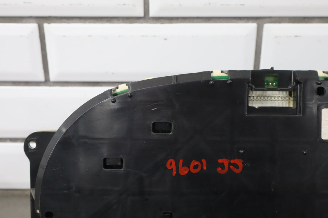 06 - 07 Chevy GMC 2500HD 6.6L Duramax Speedometer Cluster Delphi Reman