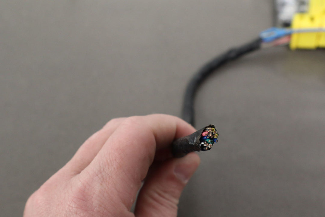 06 - 07 Hummer H2 Air Bag Control Module (Under LH Seat) OEM