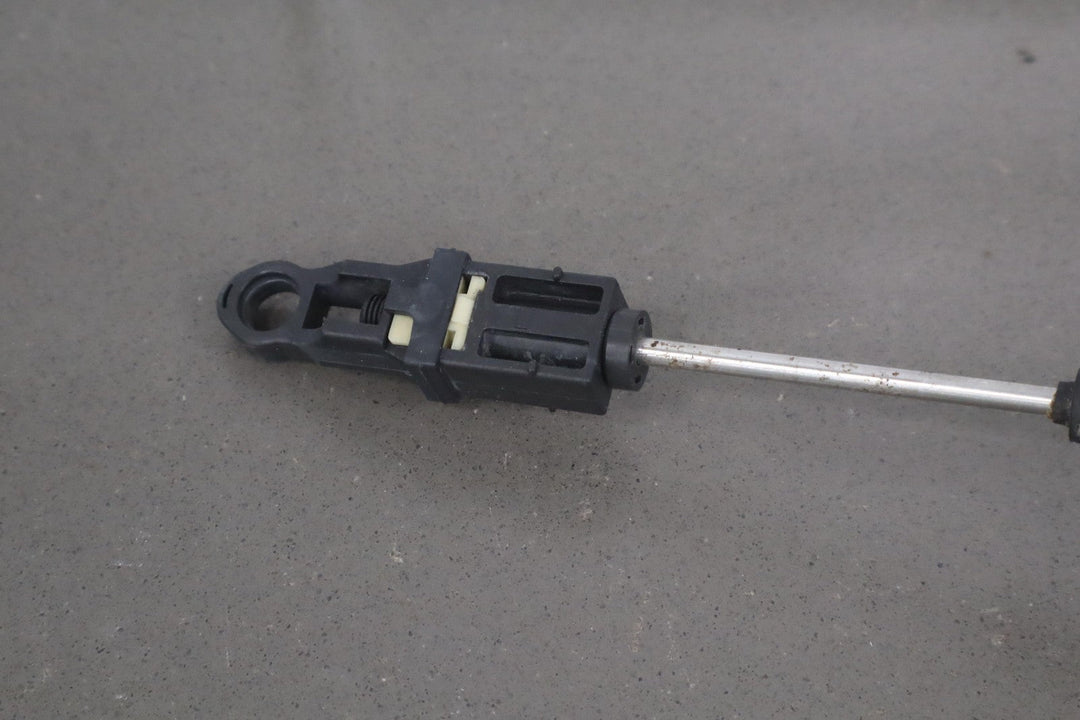 06 - 09 Cadillac XLR (4.4L) 6 - Spd Automatic Transmission Shifter Cable W/Bushings